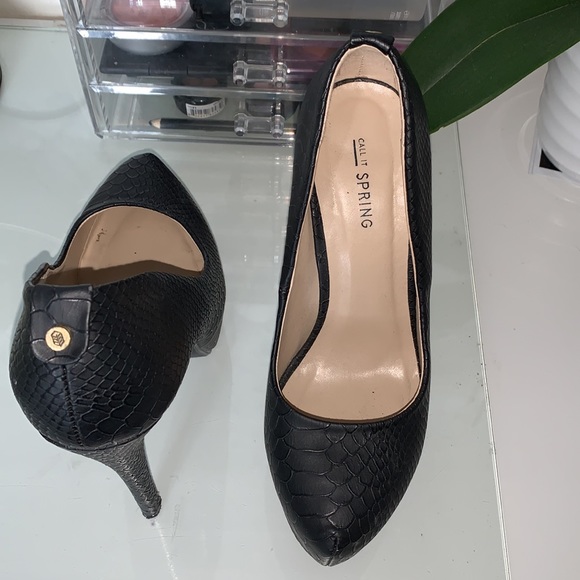 Black Platform Heels - Picture 10 of 10